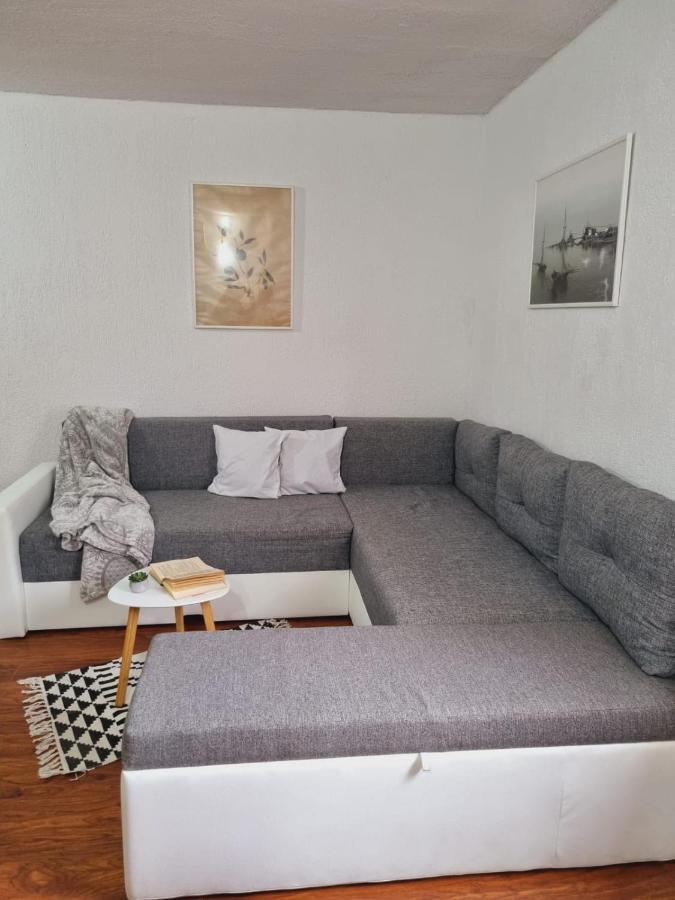 Apartmani 'Cvit' Karlobag Exterior photo