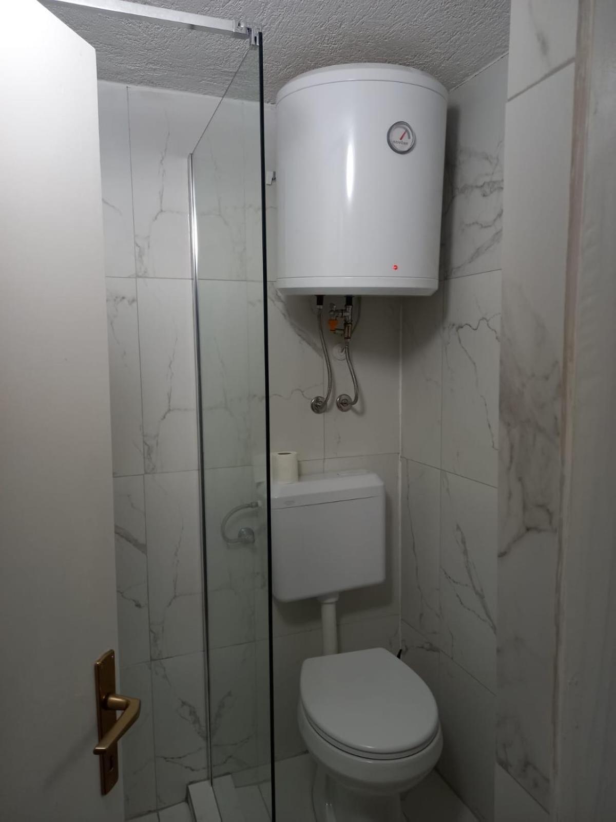 Apartmani 'Cvit' Karlobag Exterior photo