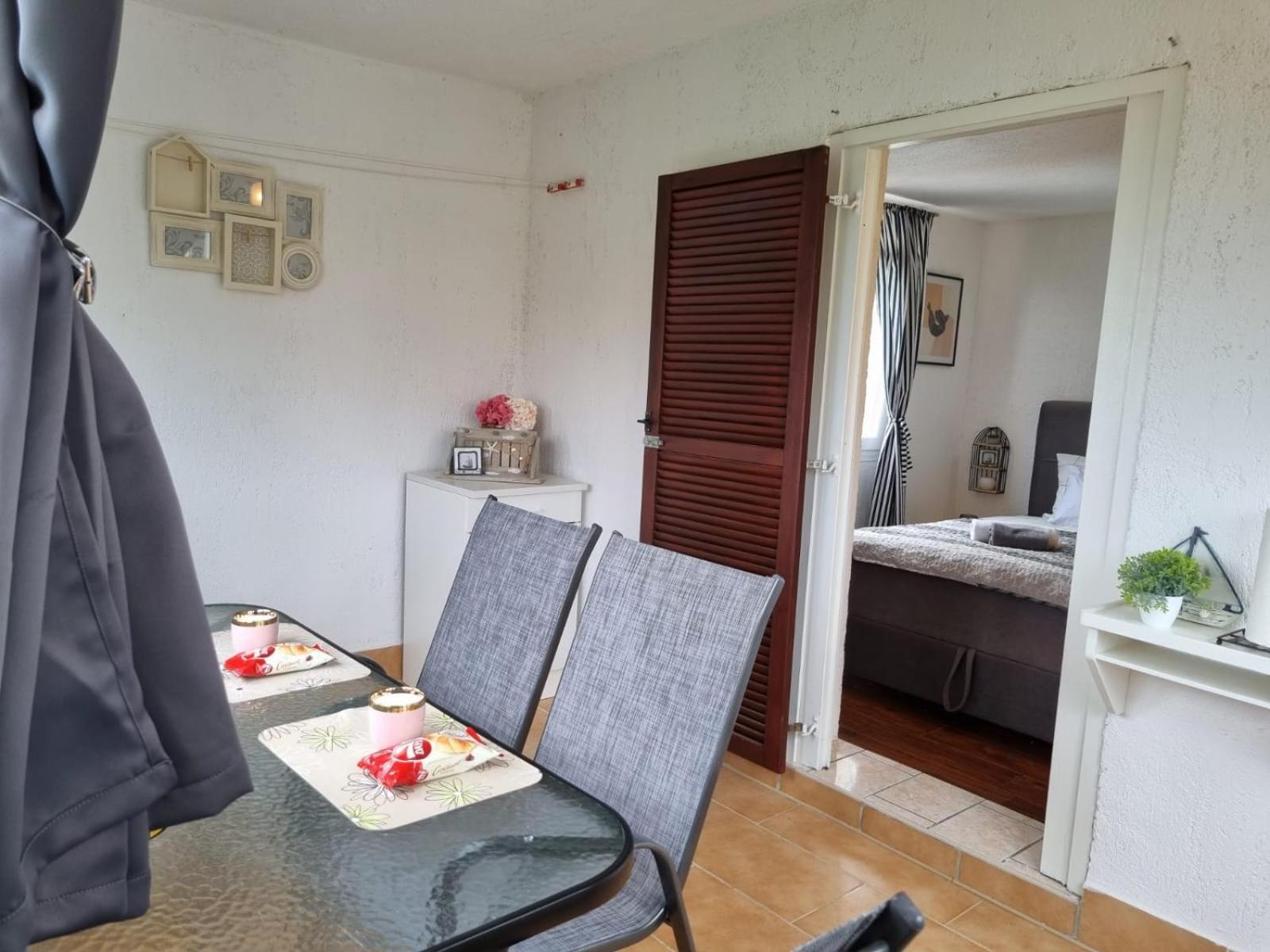 Apartmani 'Cvit' Karlobag Exterior photo
